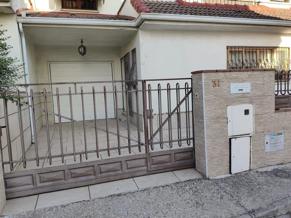 Chalet adosado en Calle Tucán, 31 - Foto 1