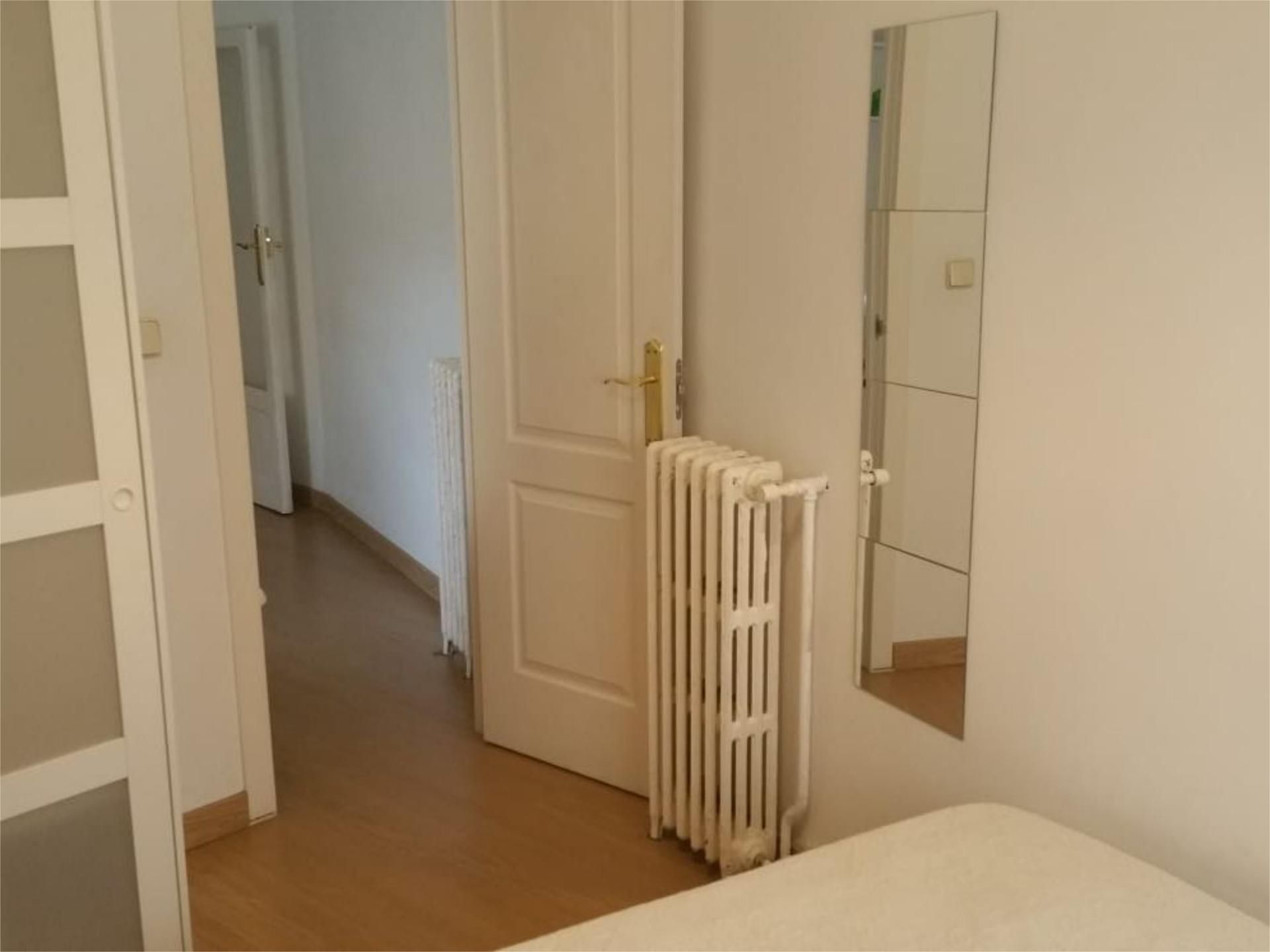 Piso en  Calle de Amaniel 5 - Foto 2