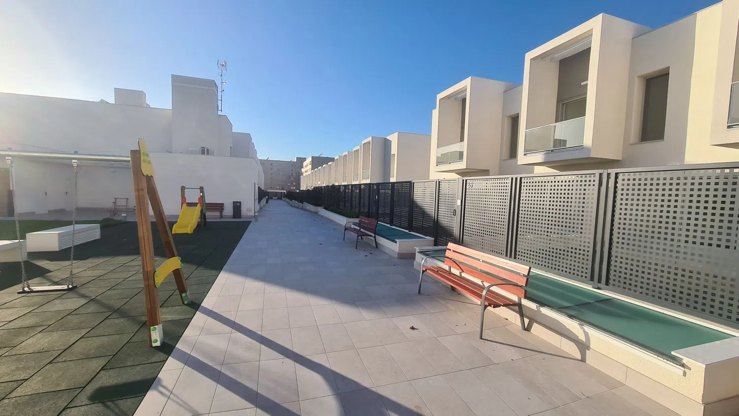 Chalet adosado en calle Derechos Civiles, 2 - Foto 3