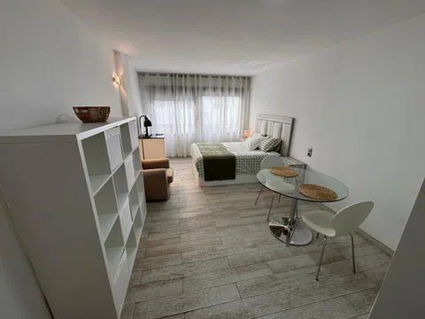 Estudio en calle de Don Juan de Austria, 4