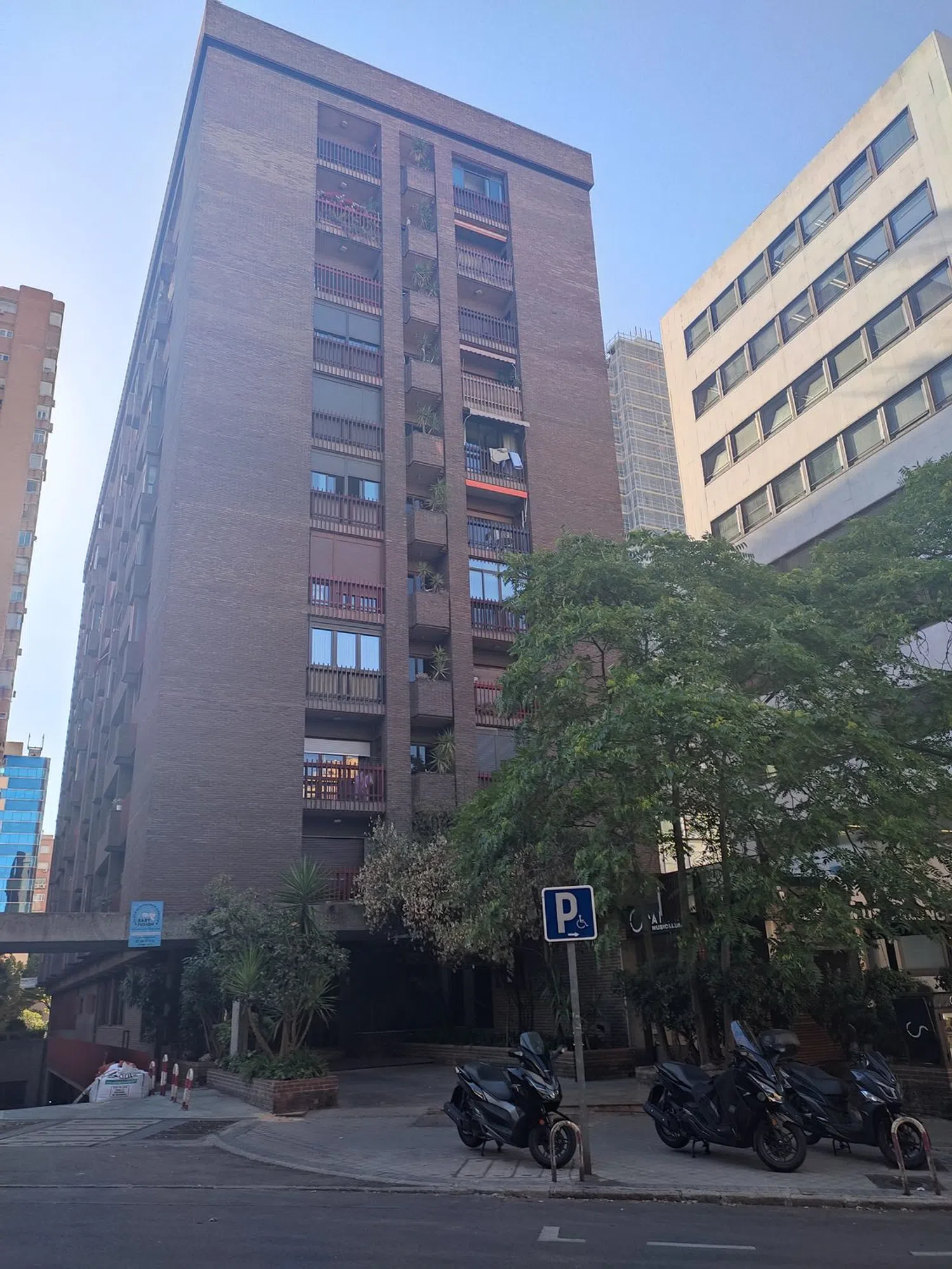 Estudio en calle de la Infanta Mercedes, 92 - Foto 1