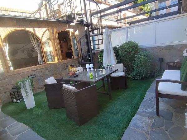 Chalet pareado en Calle dels Pirineus, 24 - Foto 1
