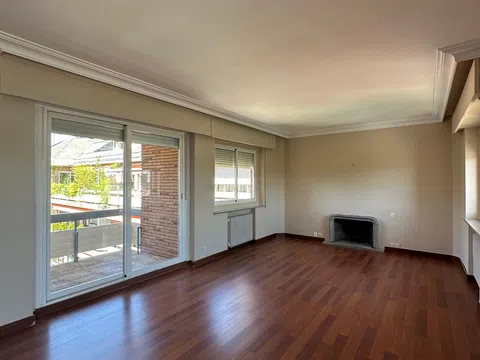 Piso en avenida de Pío XII, 55