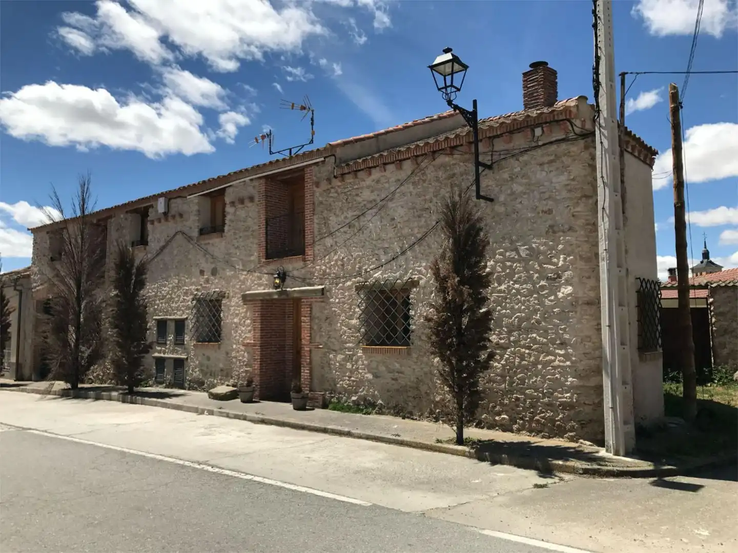Casa adosada en  Calle Sangarcía 8 - Foto 2