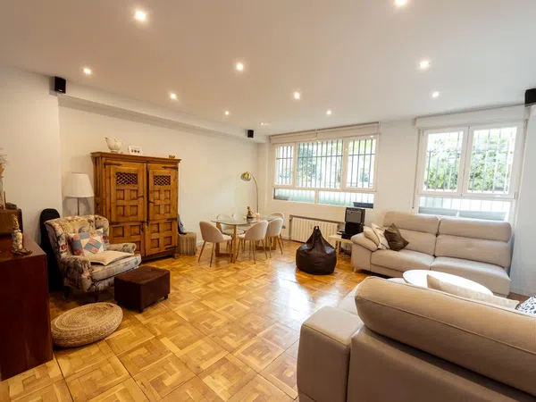 Piso en calle de Ángel de Diego Roldán, 52