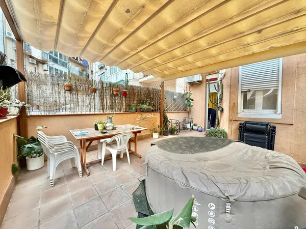 Piso en calle del Parlament, 20