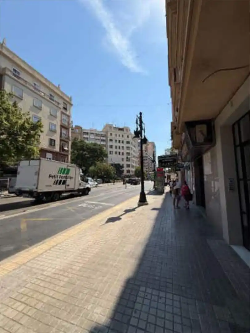 Local comercial en Plaza de España - Foto 3