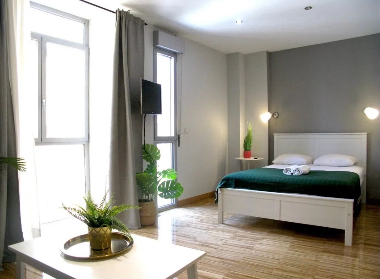 Estudio en plaza de Herradores, 5 - Foto 1