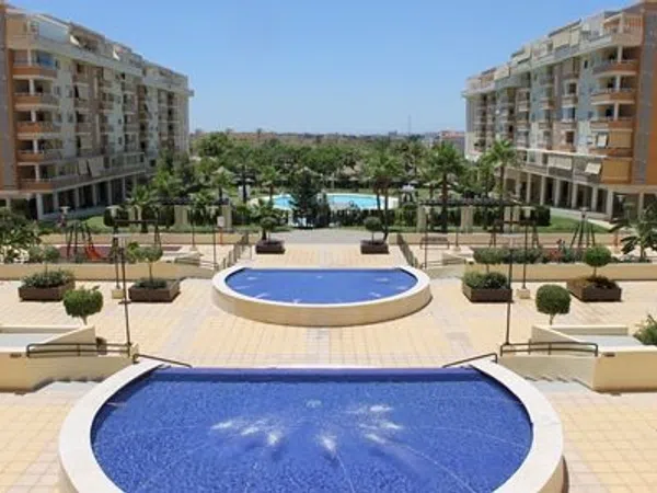 Piso en calle Escritora Carmen Conde, 11