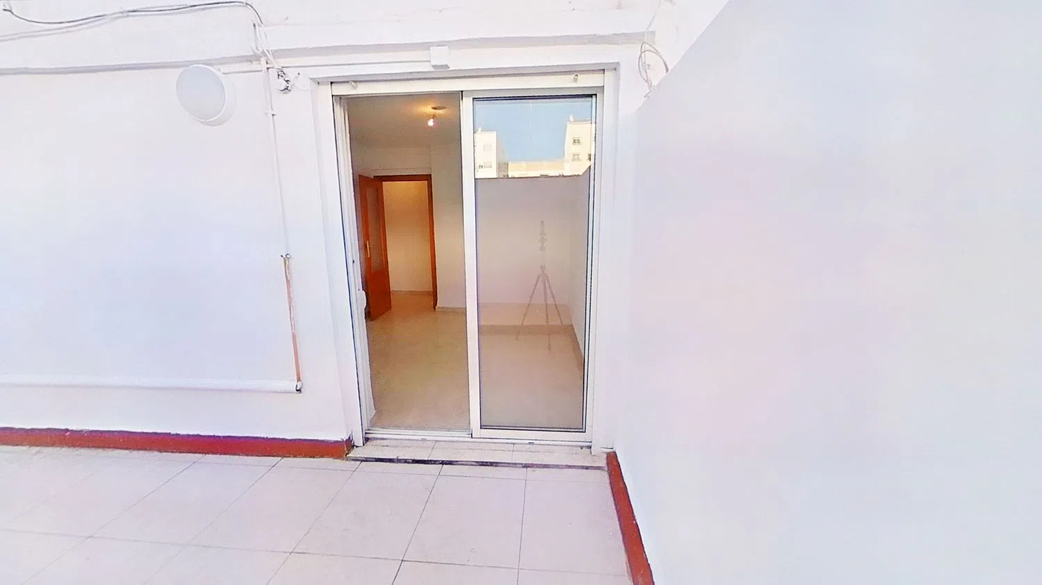 Piso en Barrio Torrefiel - Foto 2