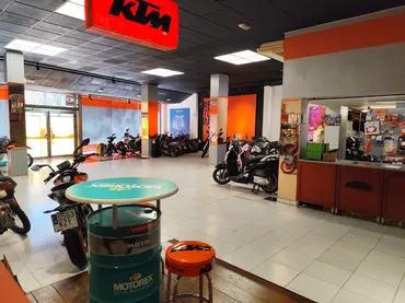 Local comercial en  Avenida Arias de Velasco 28 - Foto 7