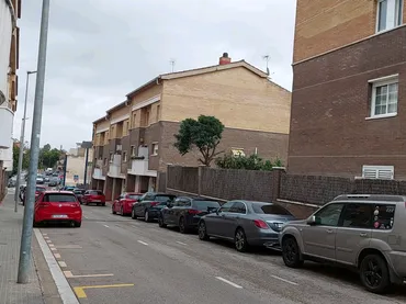 Casa adosada en  Avinguda de Josep Tarradellas 12 - Foto 1