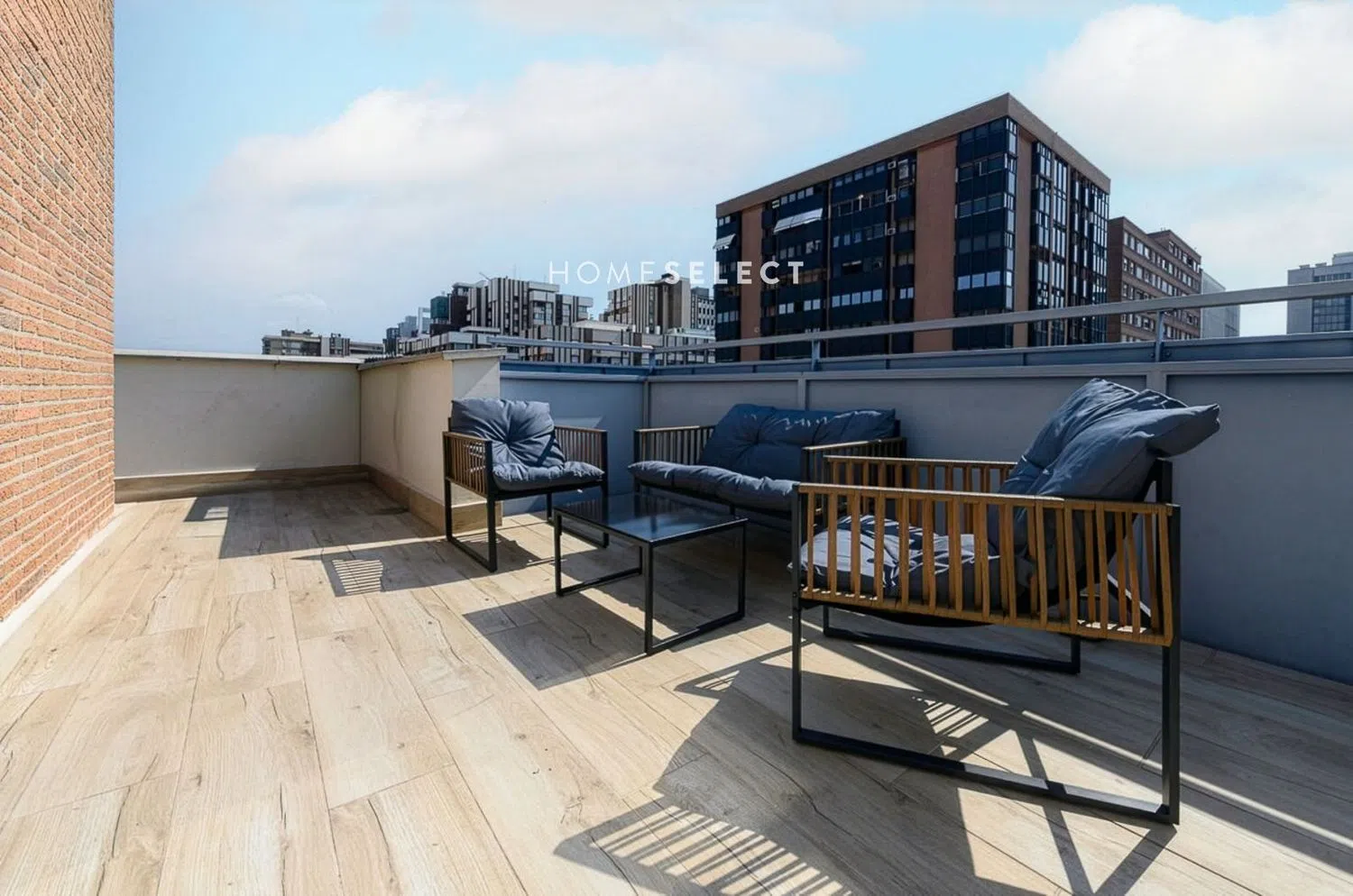 Ático en calle de Orense - Foto 1