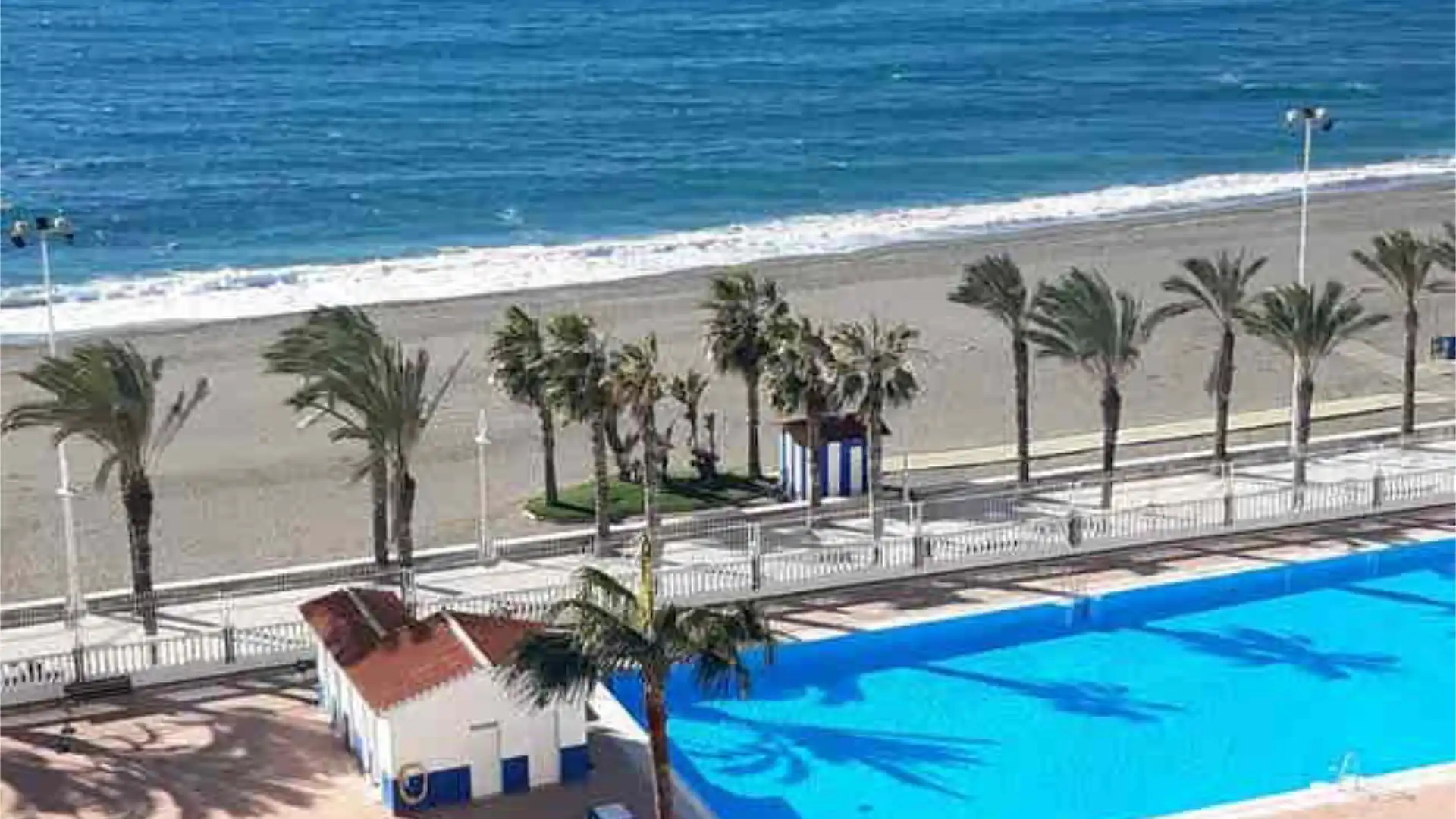 Piso en primera línea de playa - Foto 2