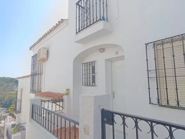 Chalet adosado en Calle Almuñécar, 71, Zona Centro Comercial Torrequebrada - Foto 4