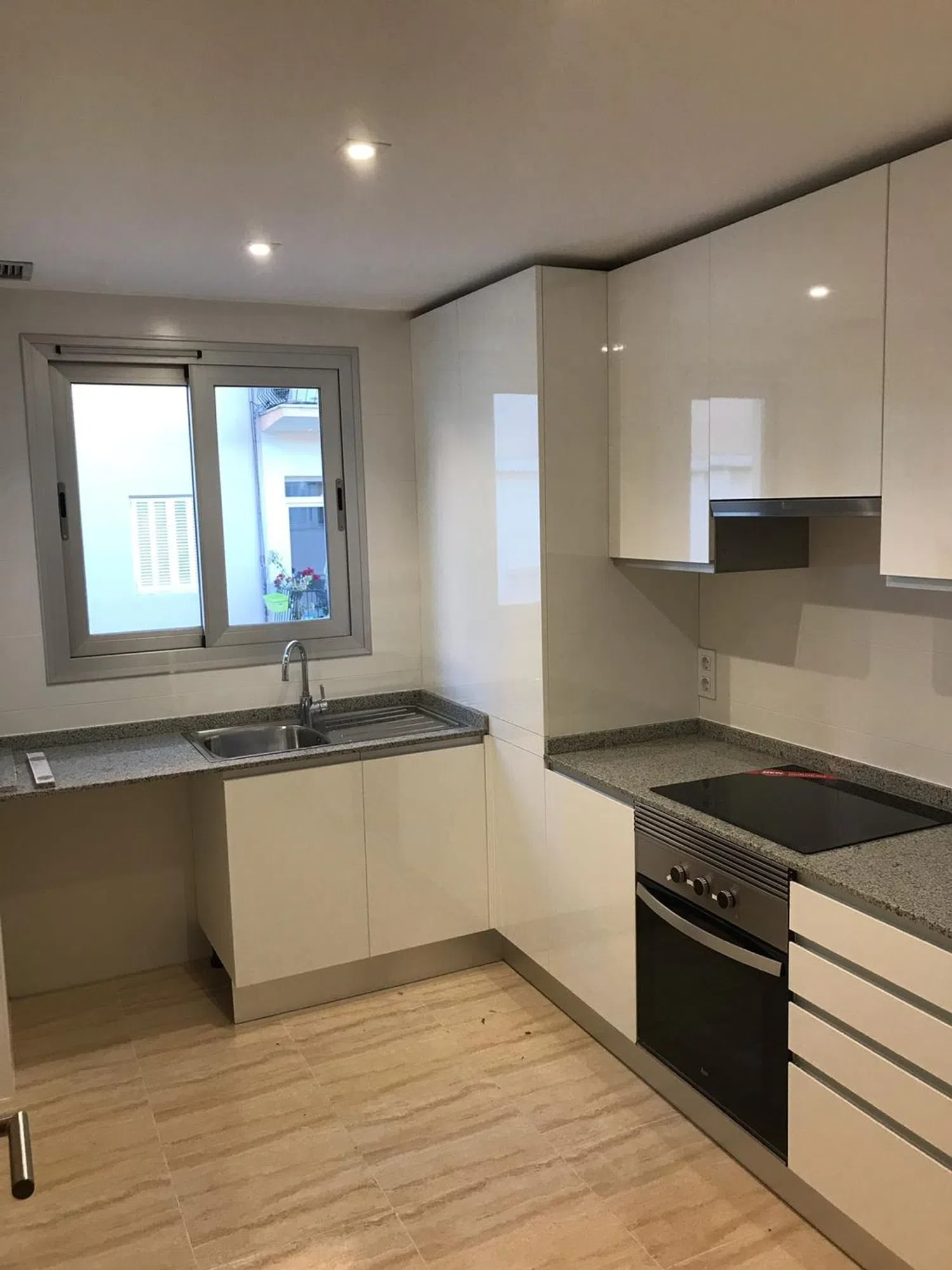 Piso en calle del Pare Guillem Vives, 4 - Foto 2