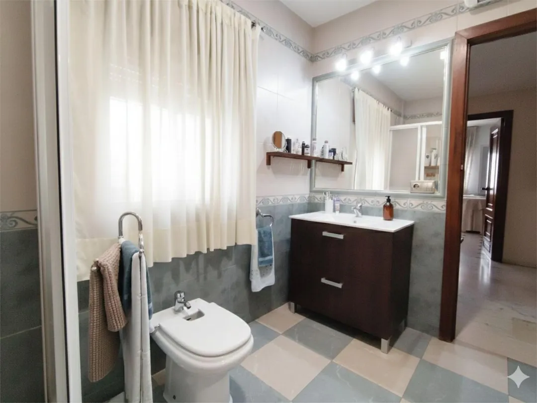 Casa adosada en  Calle Sagunto 41 - Foto 22