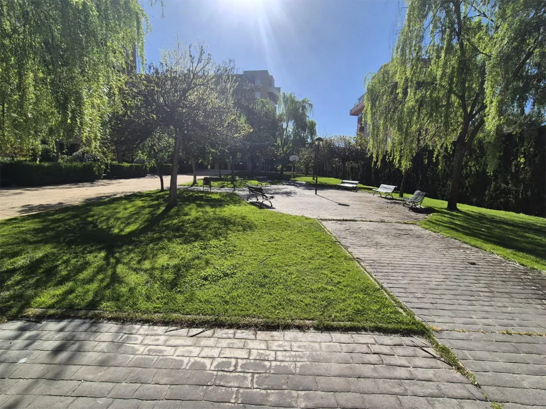 Piso en  Calle Albondón 9 - Foto 22