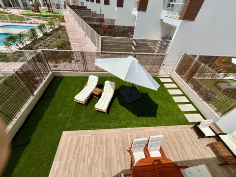 Chalet adosado en calle Historiador Rafael Altamira, 8 - Foto 2