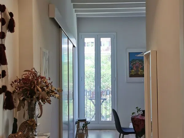 Piso en calle de la Marina, 123