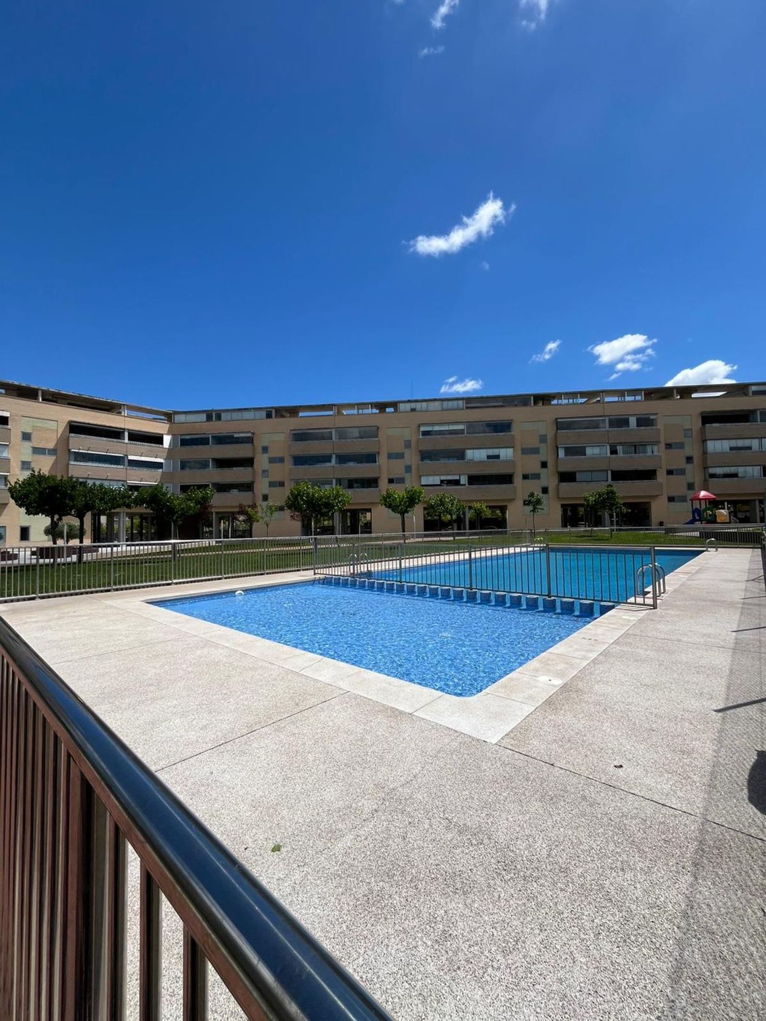 Dúplex en Calle Ibón de Cregüeña, 1 n, Miralbueno - Foto 1