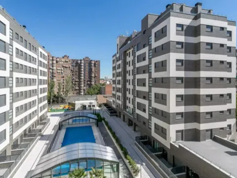 Piso en calle de Carlos y Guillermo Fernández Shaw, 1