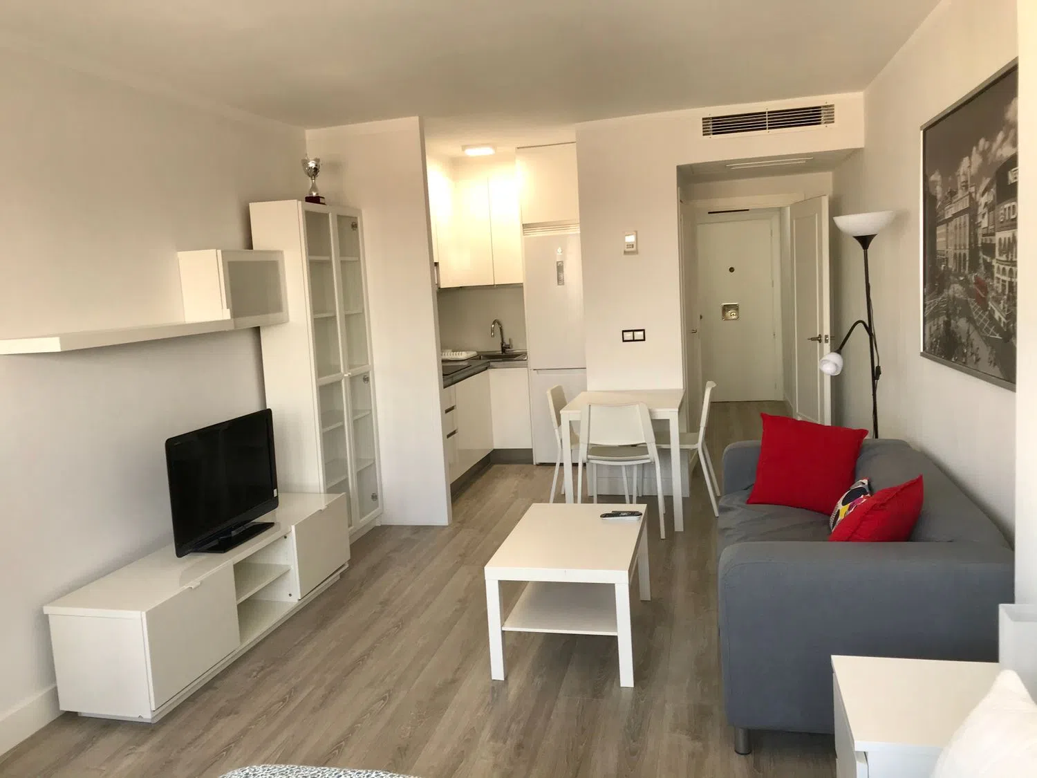 Estudio en plaza Ciudad de Viena, 6 - Foto 1