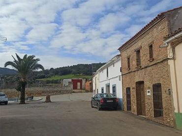 Casa adosada en  Calle Moreno Nogales 24 - Foto 2