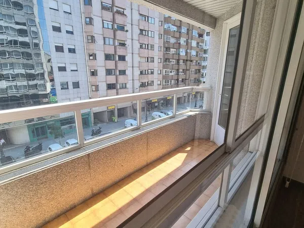 Piso en Calle de Rosalía de Castro, 57, Centro - Areal - Foto 1