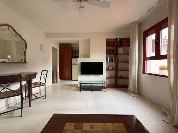 Piso en calle de la Cava Baja, 30