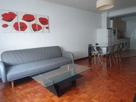 Piso en avenida Italia, 8
