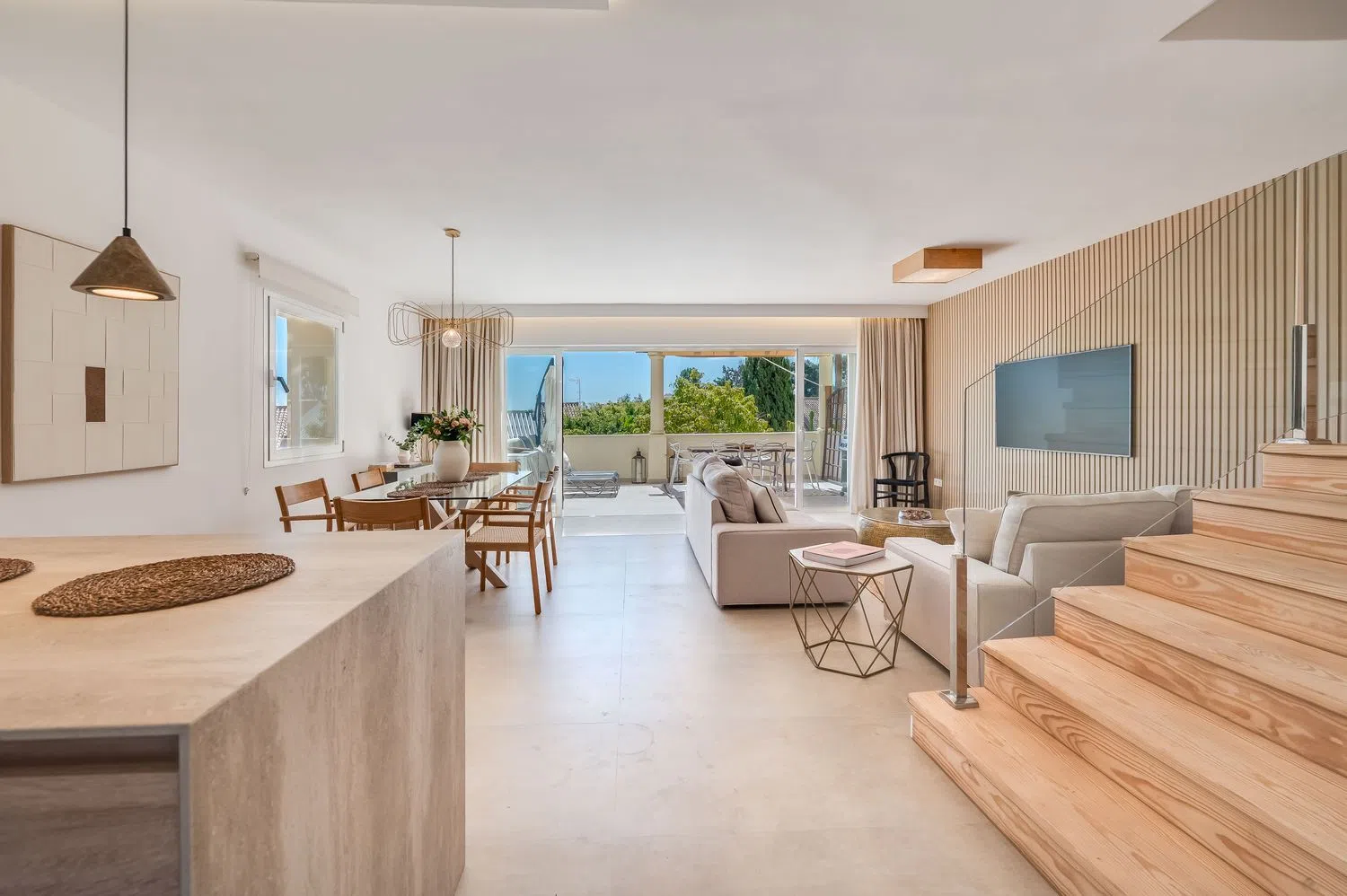 Chalet adosado en Urbanización Los Pinos de Aloha s/n - Foto 2