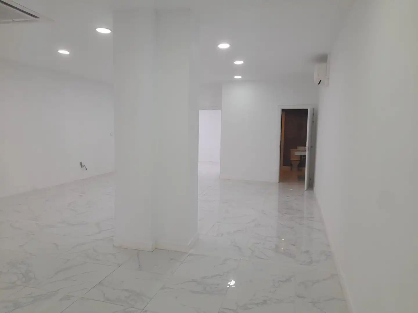Local comercial en  CORNELLA - Foto 12