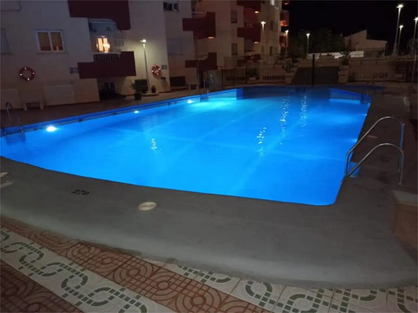 Piso en Calahonda - Foto 2