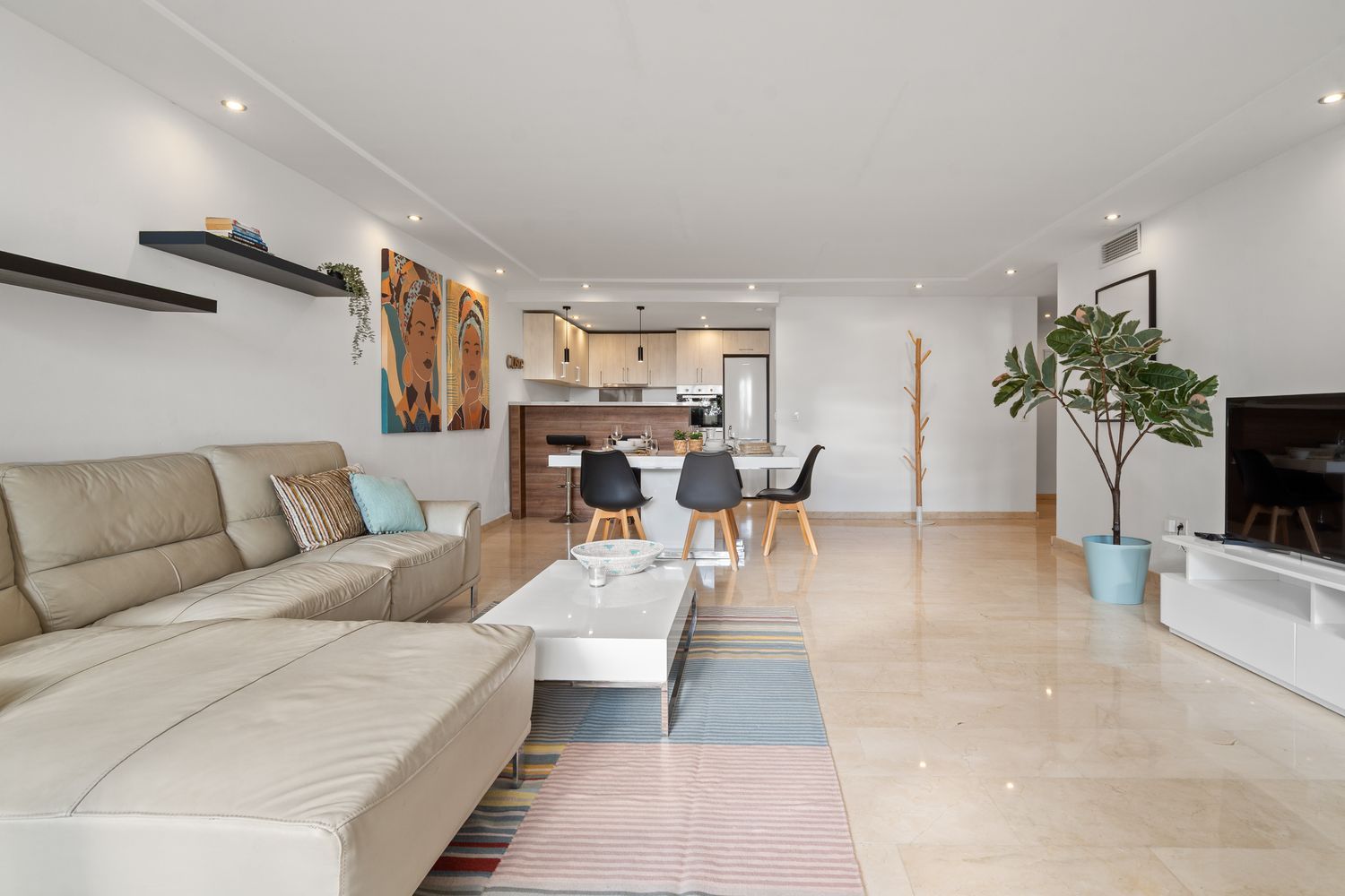 Piso en calle Rafaela Aparicio, 5 - Foto 3