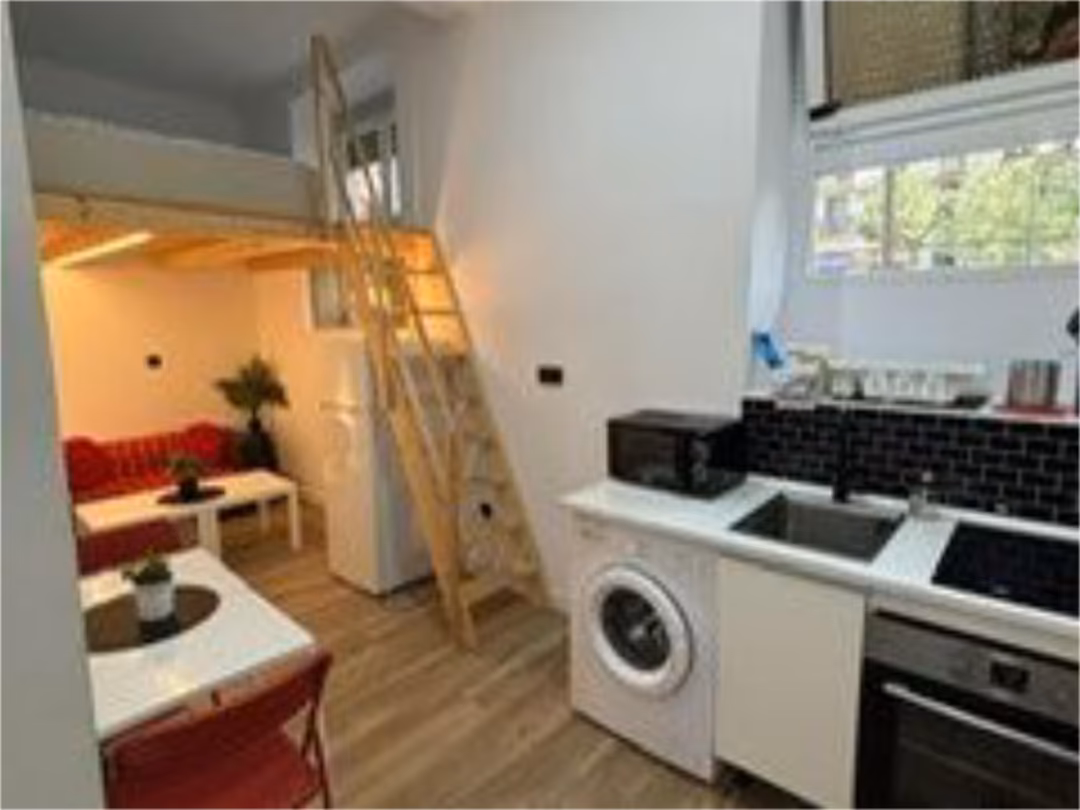 Estudio en  Avenida de la Reina Victoria 54