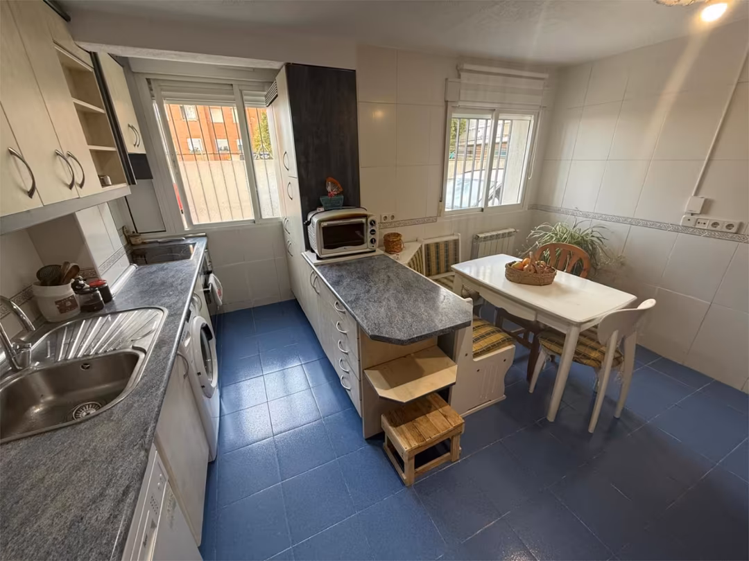 Piso en  Calle de Amadeo Gómez 45 - Foto 16