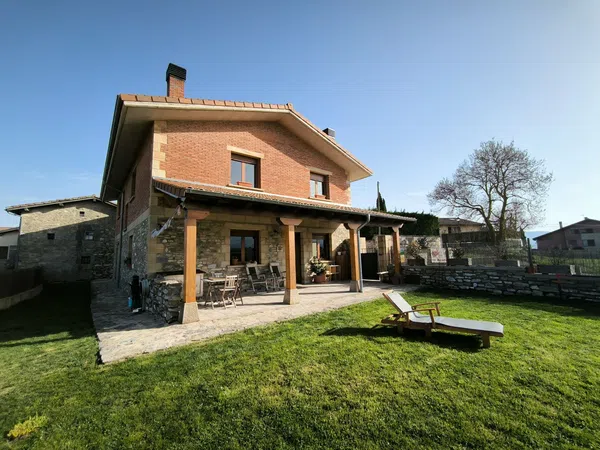 Casa independiente en calle Mendoza Entitatea, 39 - Foto 1