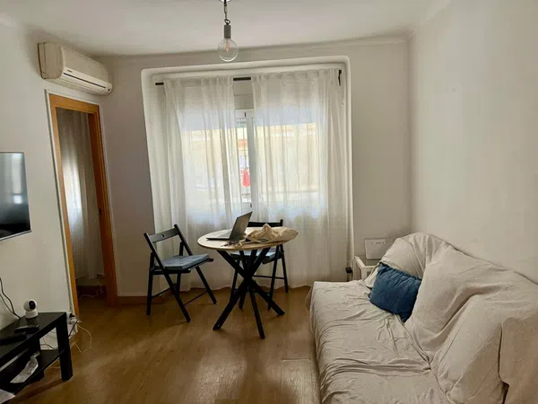 Piso en calle de Cervera, 55