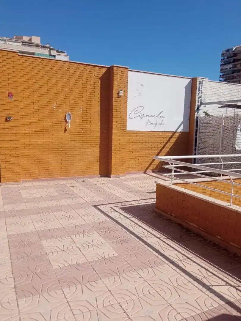 Local comercial en  Avenida Países Escandinavos 8 - Foto 4