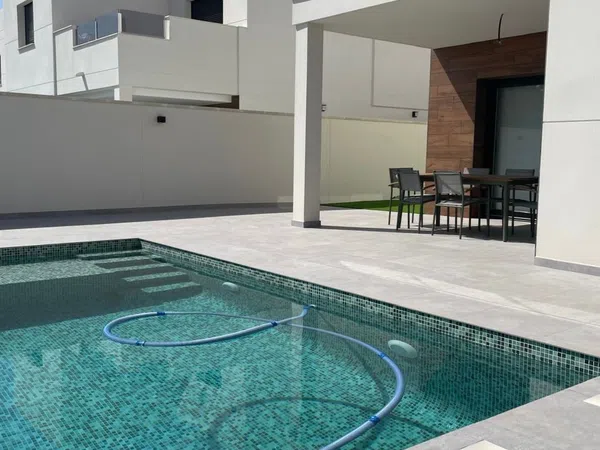 Chalet pareado en Calle de la Serra del Teix, 2, Maravisa, Maravisa - Foto 1