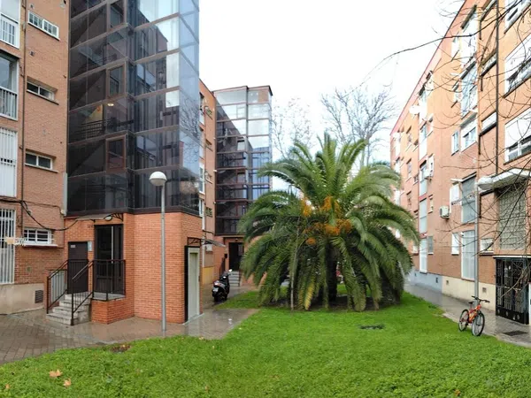 Piso en calle de la Encomienda de Palacios, 124