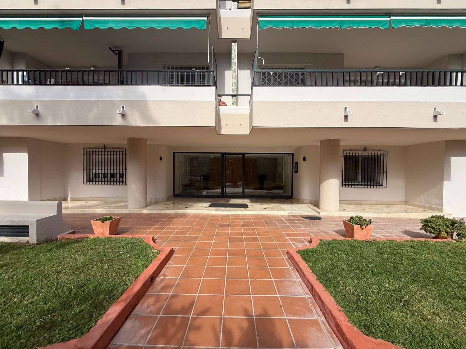 Piso en calle Amador de los Ríos, 3 - Foto 3