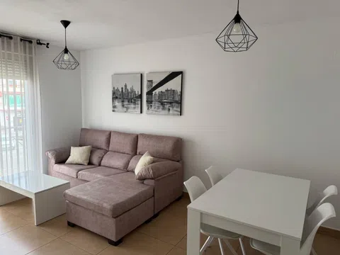 Piso en calle de Paco León, 1