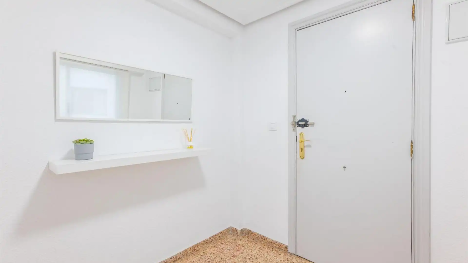 Piso en  Carrer de Yecla 19 - Foto 3