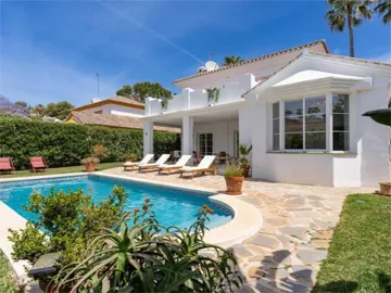 Casa adosada en  Avenida del Cortijo 5 - Foto 5