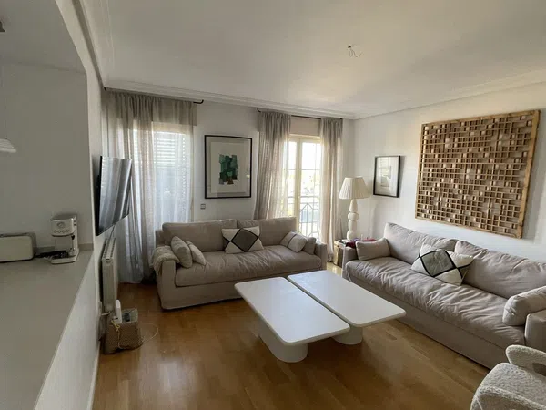 Piso en calle de Aguarón, 31