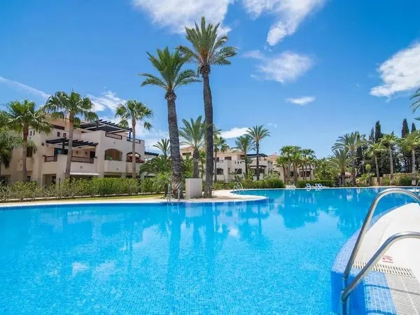 Piso en La Medina de Banus, 18 CalledelasAdelfas, Nueva Andalucía - Foto 1