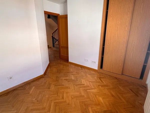 Chalet adosado en Loeches - Foto 5