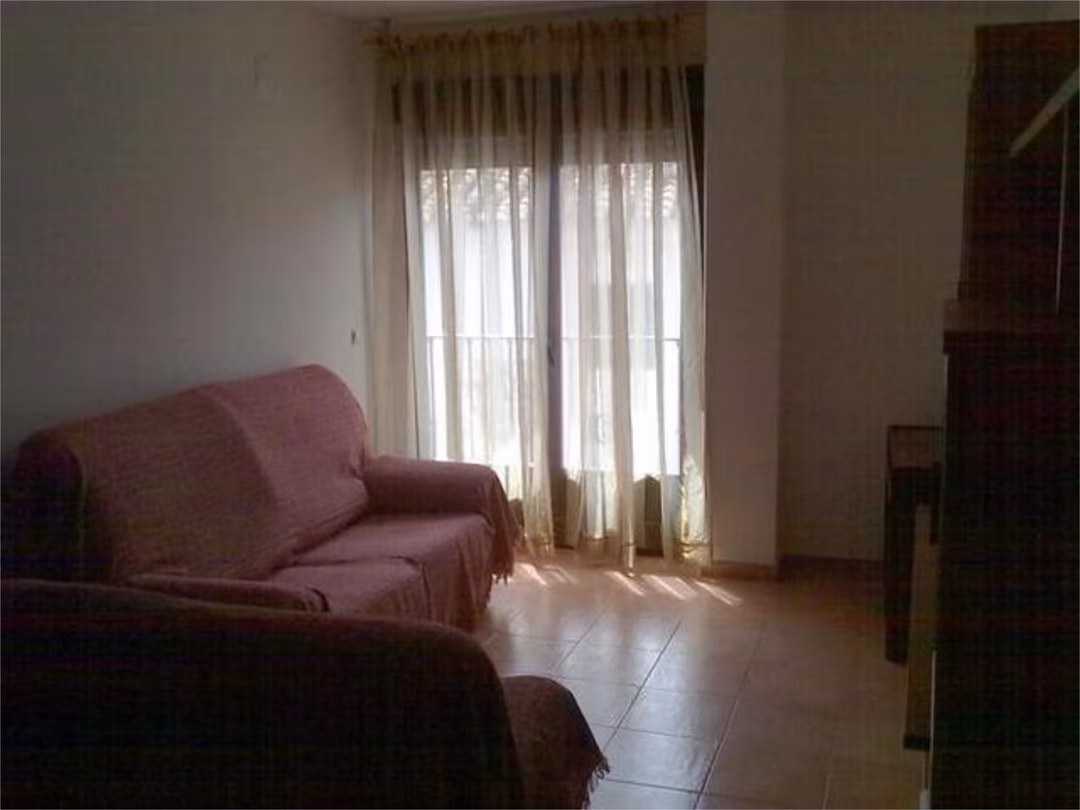 Piso en cerca de la iglesia - Foto 4